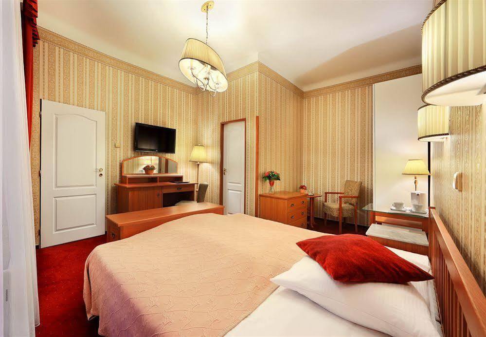 Hotel Salvator Прага Экстерьер фото